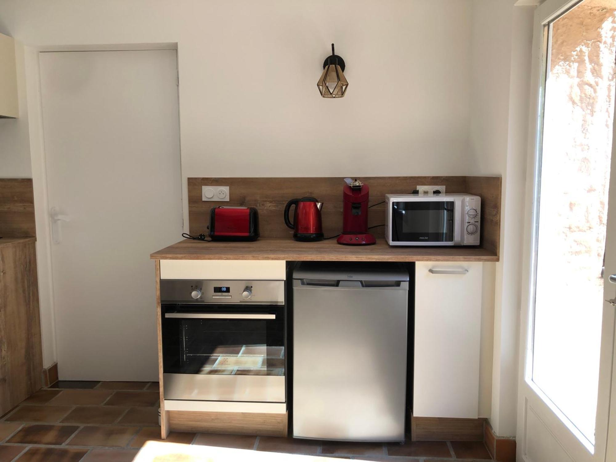Gite En Provence Dans Grand Jardin Avec Piscine Partagee Cornillon-Confoux Extérieur photo