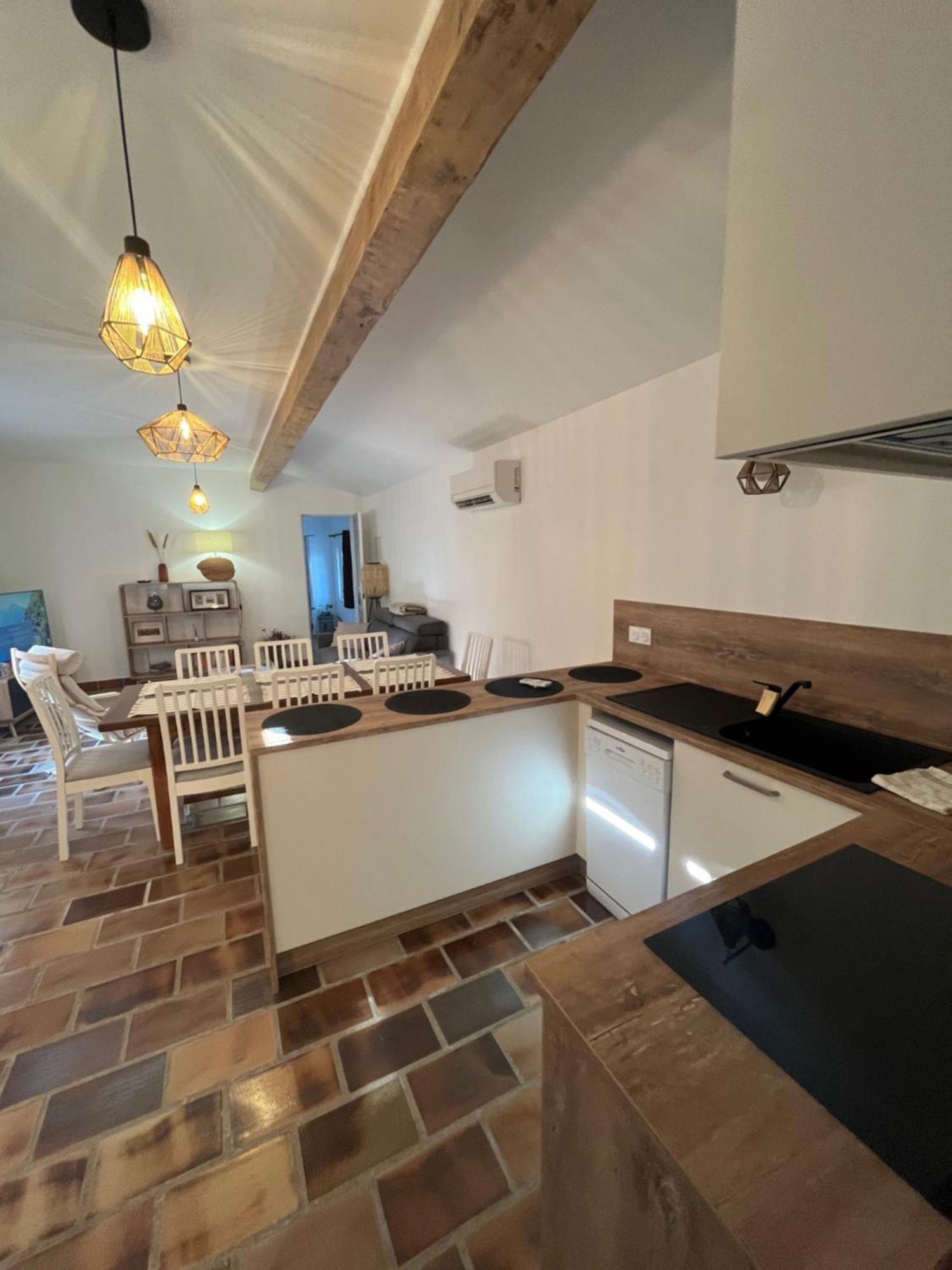 Gite En Provence Dans Grand Jardin Avec Piscine Partagee Cornillon-Confoux Extérieur photo