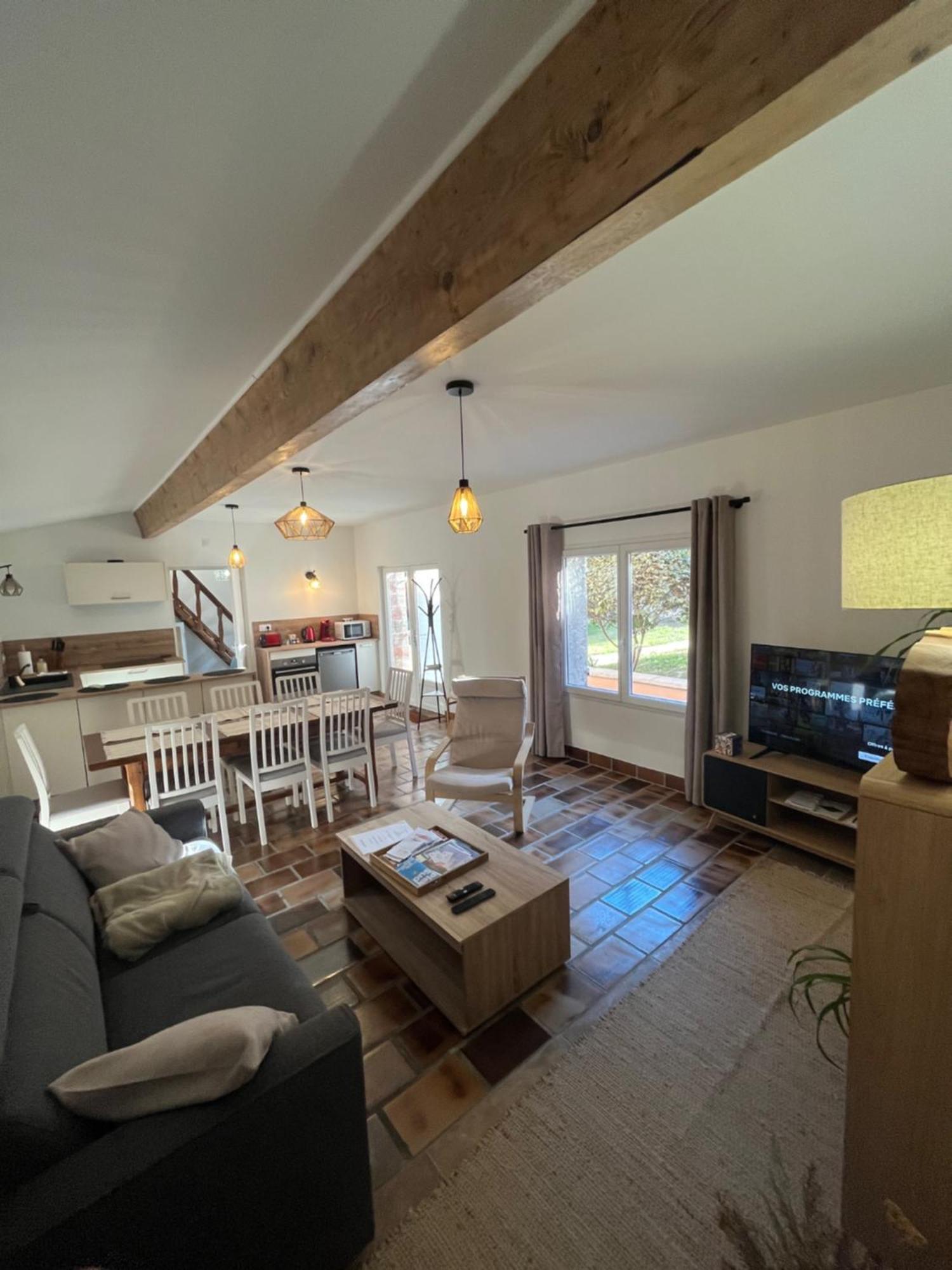 Gite En Provence Dans Grand Jardin Avec Piscine Partagee Cornillon-Confoux Extérieur photo