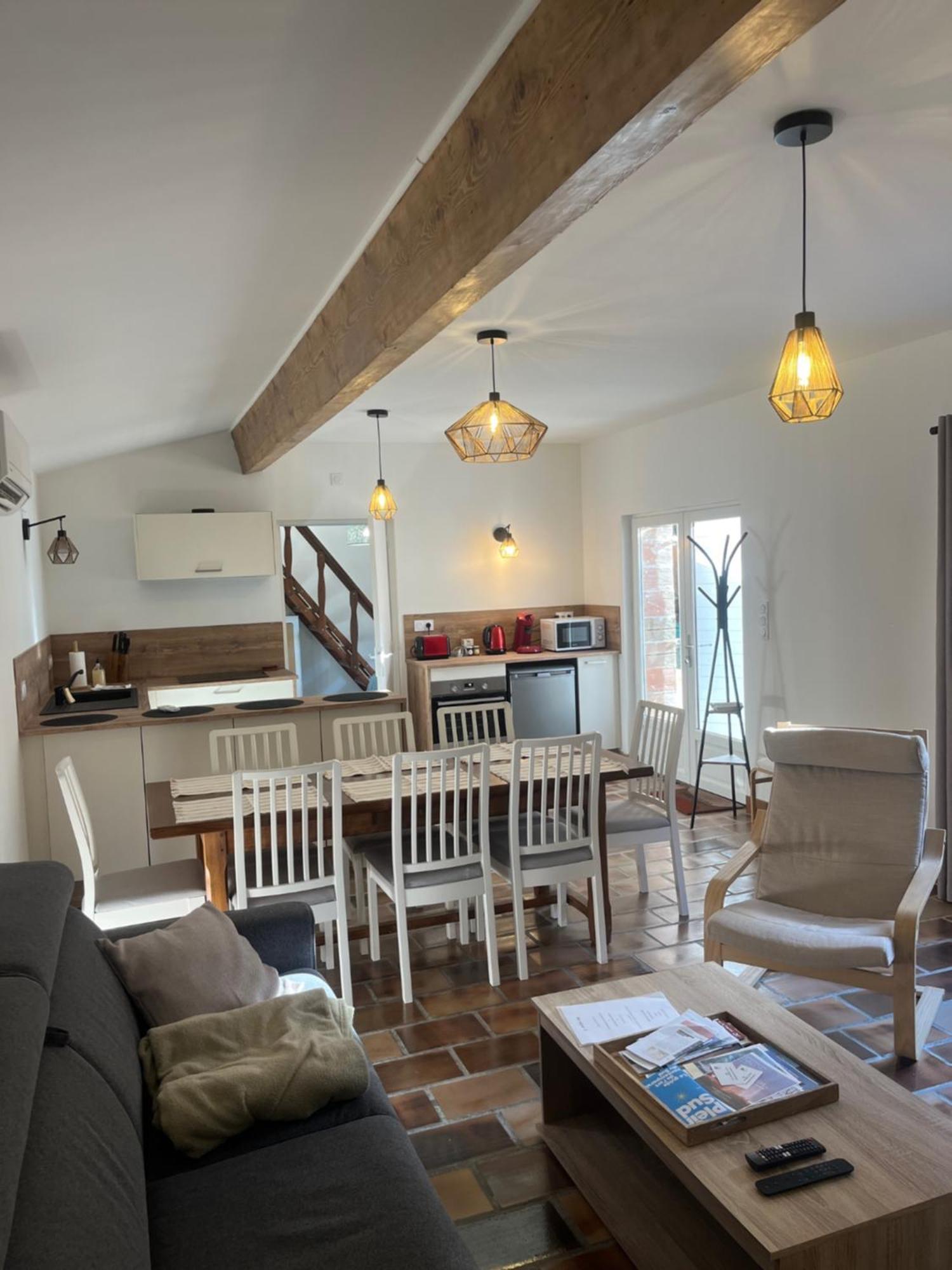 Gite En Provence Dans Grand Jardin Avec Piscine Partagee Cornillon-Confoux Extérieur photo